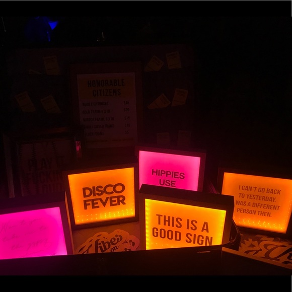 (Customizable) LED neon sign light boxes 9x9 - Picture 8 of 8